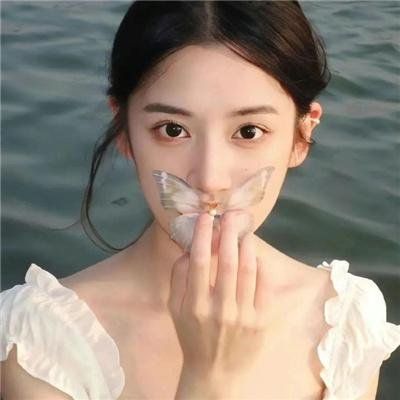 葛妮斯派特洛之风情万种